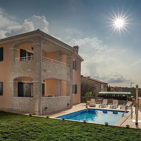 Vila Elize Tar-Vabriga